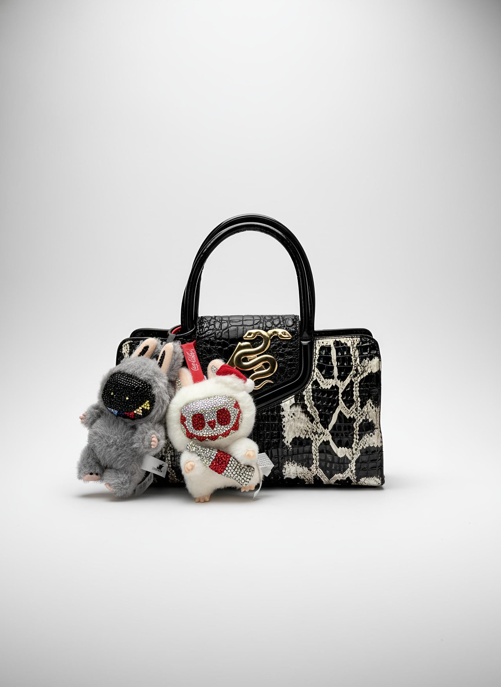 "PRESISTENCE" W/ LABUBU (BLACK)