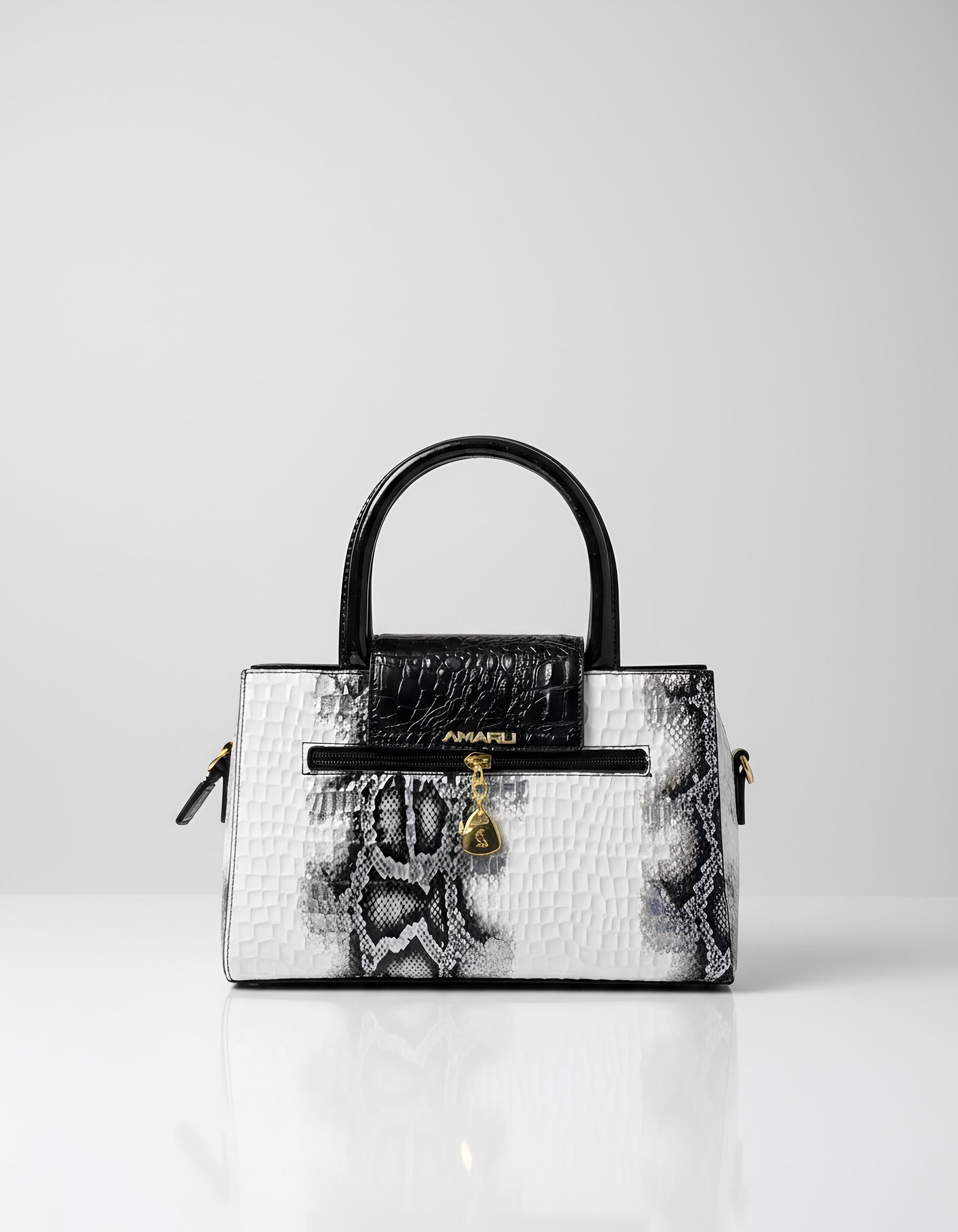 "PRESISTENCE" W/ LABUBU (WHITE)